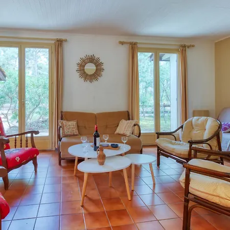 Holiday home Les Sylvaines By Interhome Carcans